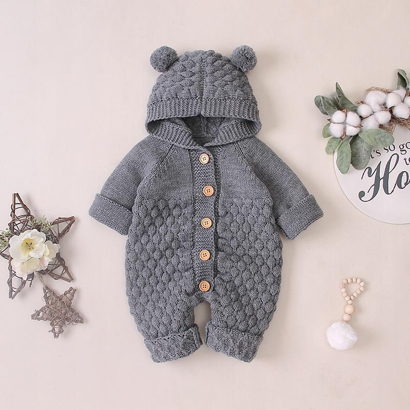 Baby Bear Onesie | Stickad onesie med björnöron!