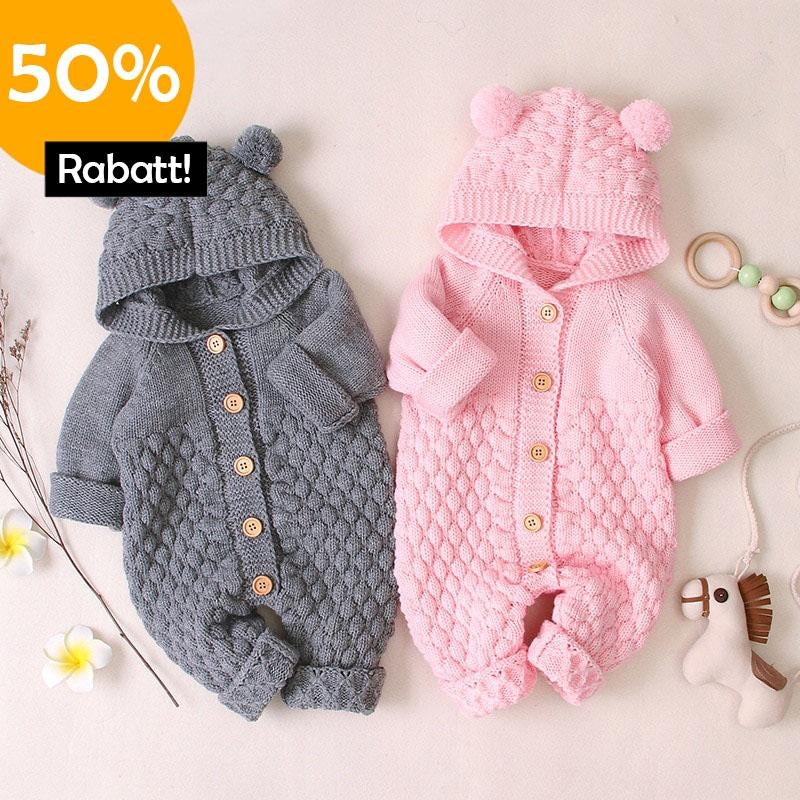 Baby Bear Onesie | Stickad onesie med björnöron!